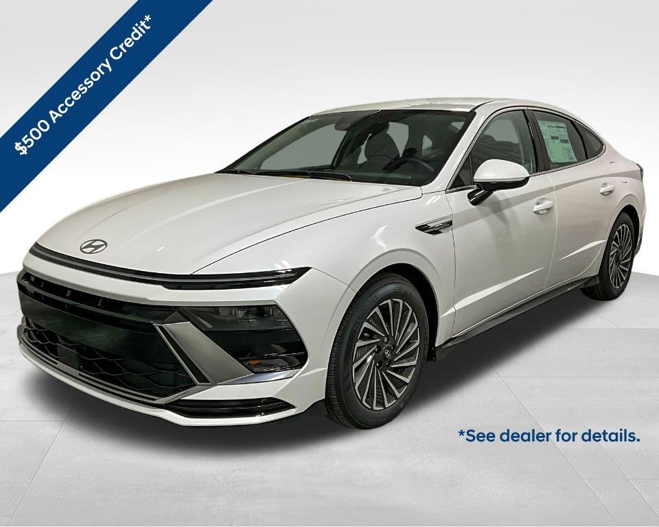 new 2025 Hyundai Sonata Hybrid car, priced at $32,704