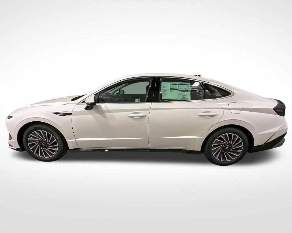 new 2025 Hyundai Sonata Hybrid car, priced at $32,954