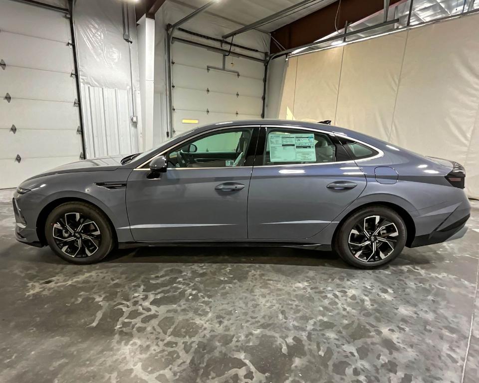 new 2024 Hyundai Sonata car, priced at $25,470