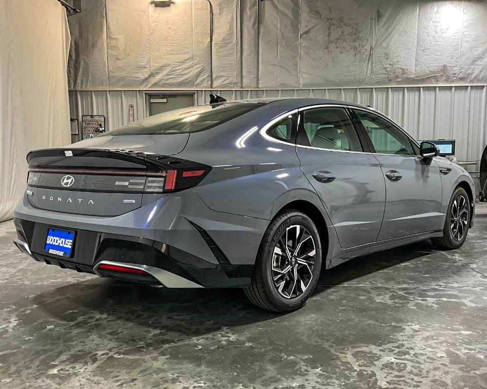 new 2024 Hyundai Sonata car, priced at $25,470