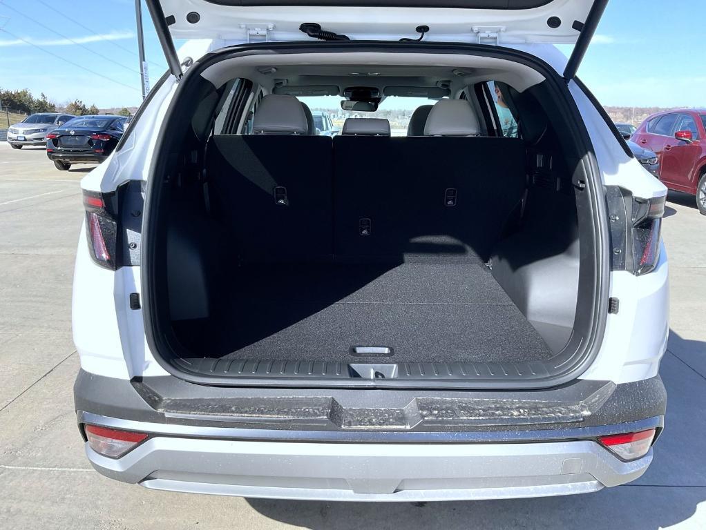 new 2025 Hyundai Tucson car, priced at $35,619