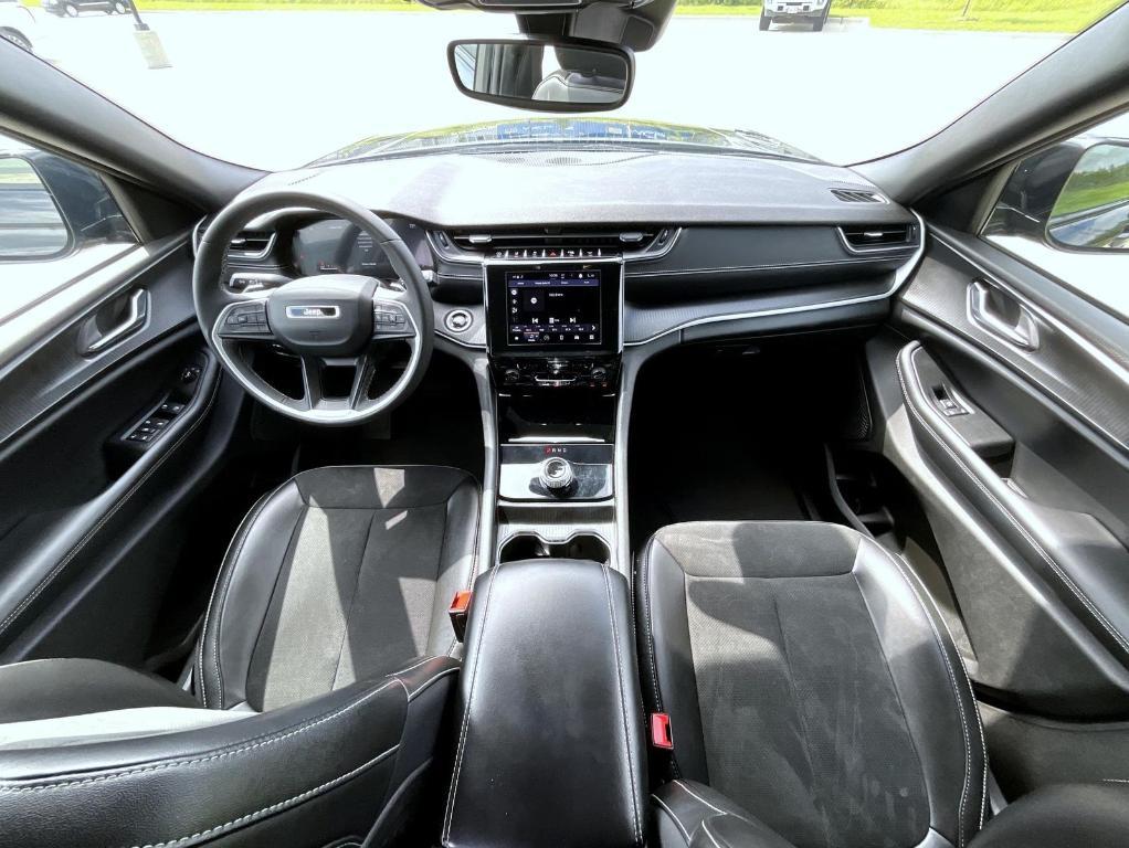 used 2024 Jeep Grand Cherokee car, priced at $33,112