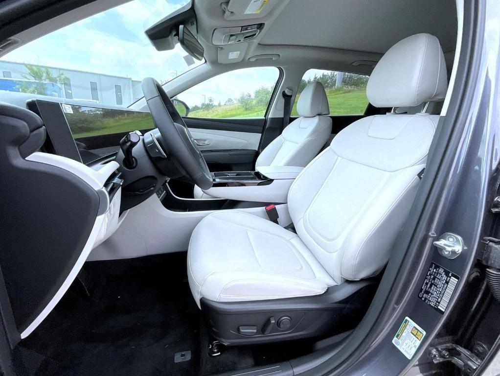 new 2025 Hyundai TUCSON Hybrid car, priced at $37,044