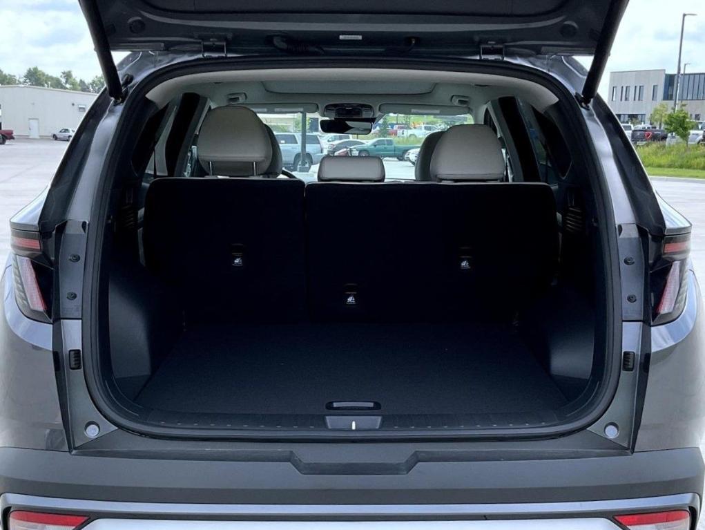 new 2025 Hyundai TUCSON Hybrid car, priced at $37,044