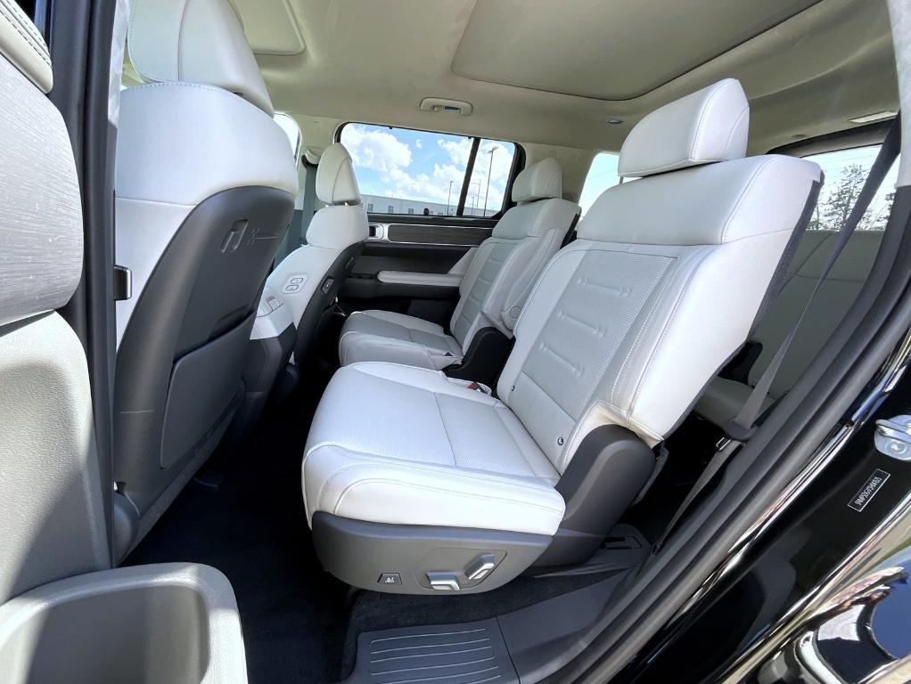 new 2025 Hyundai SANTA FE HEV car, priced at $49,674