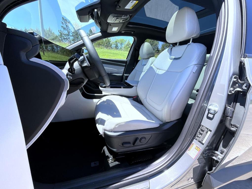 new 2025 Hyundai Tucson car, priced at $40,979