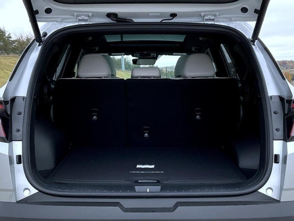 new 2026 Hyundai TUCSON Hybrid car, priced at $41,119