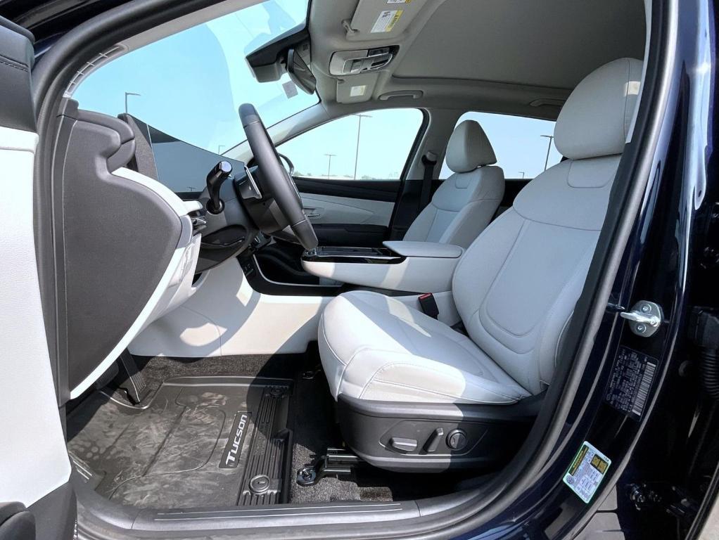 new 2025 Hyundai TUCSON Hybrid car, priced at $37,389