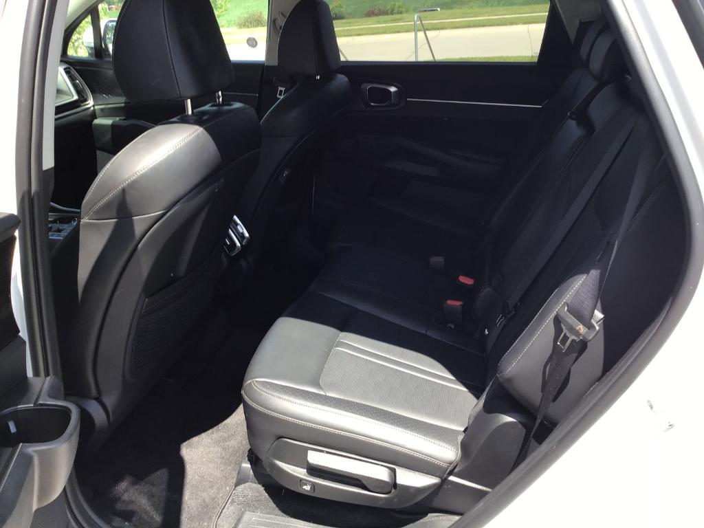 used 2024 Kia Sorento car, priced at $28,734