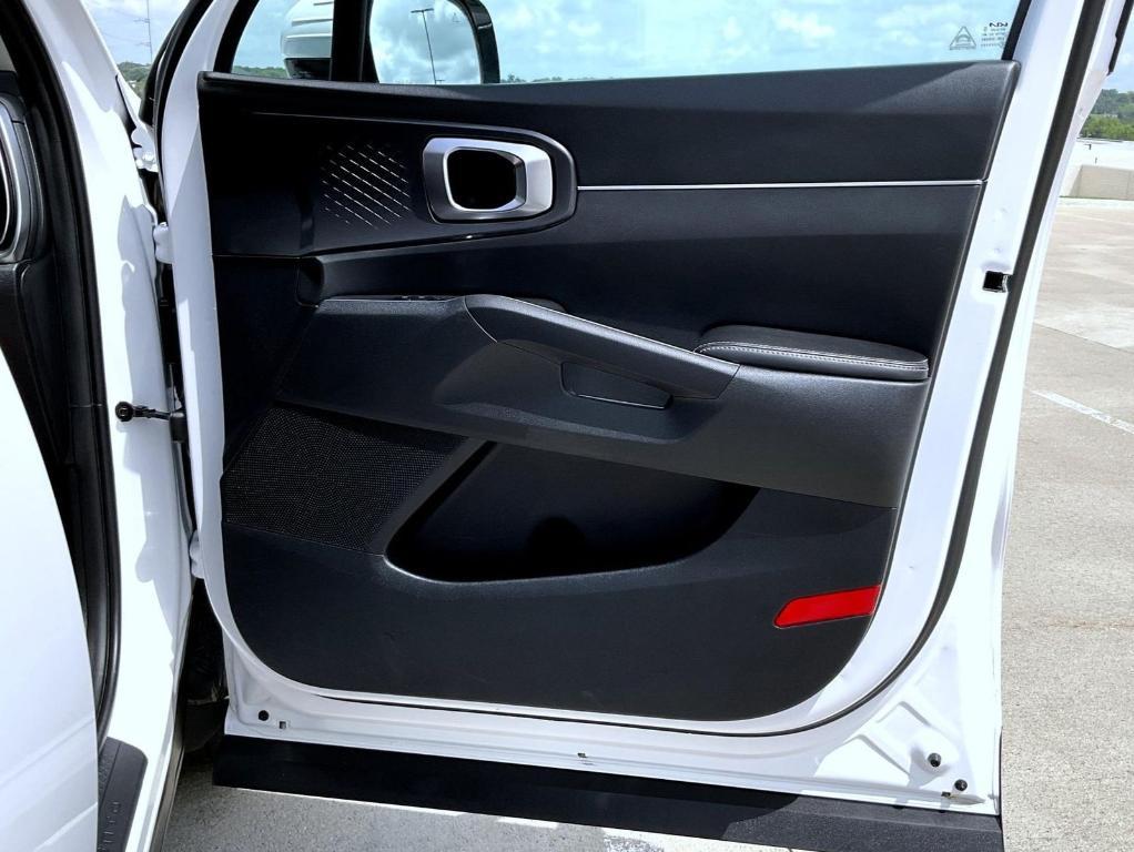 used 2024 Kia Sorento car, priced at $27,910