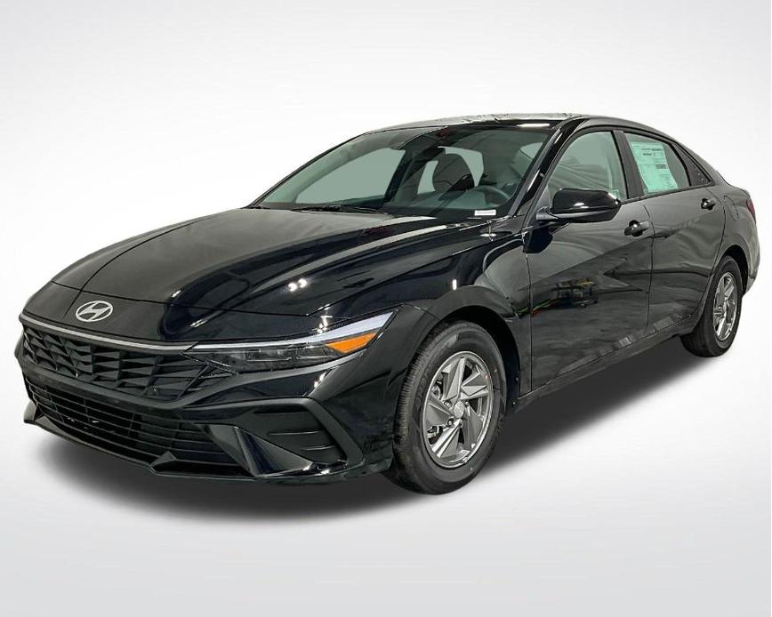 new 2025 Hyundai Elantra car, priced at $23,172