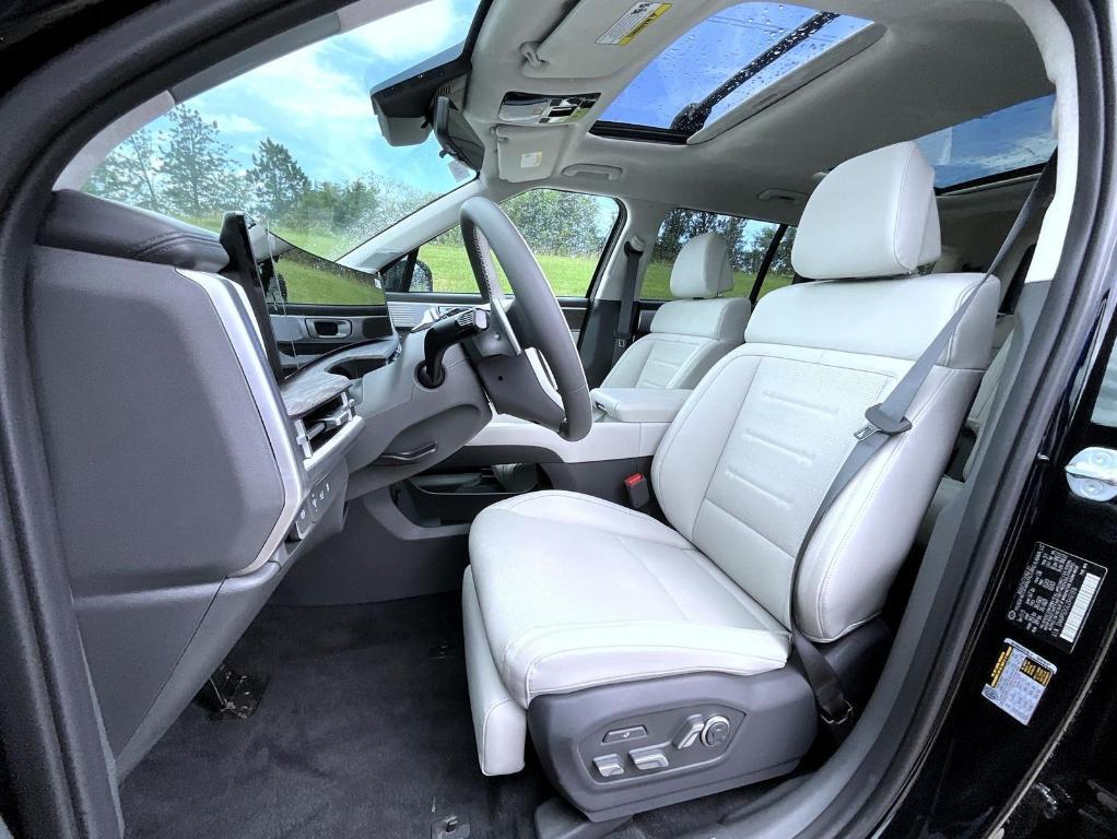 new 2025 Hyundai Santa Fe car, priced at $47,538