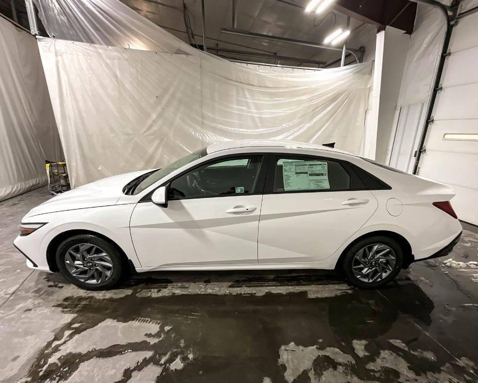 new 2025 Hyundai ELANTRA HEV car, priced at $23,384