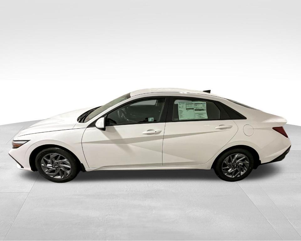 new 2025 Hyundai ELANTRA HEV car, priced at $26,884
