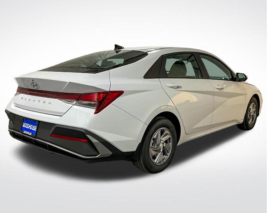 new 2025 Hyundai Elantra car, priced at $22,538