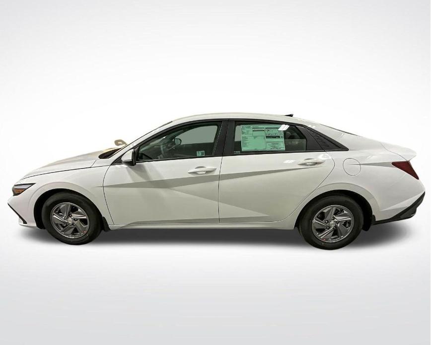 new 2025 Hyundai Elantra car, priced at $22,538