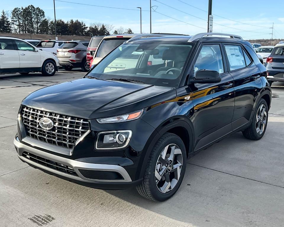 new 2025 Hyundai Venue car, priced at $22,066