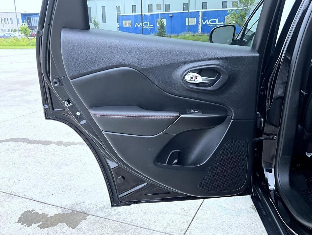 used 2022 Jeep Cherokee car, priced at $28,206