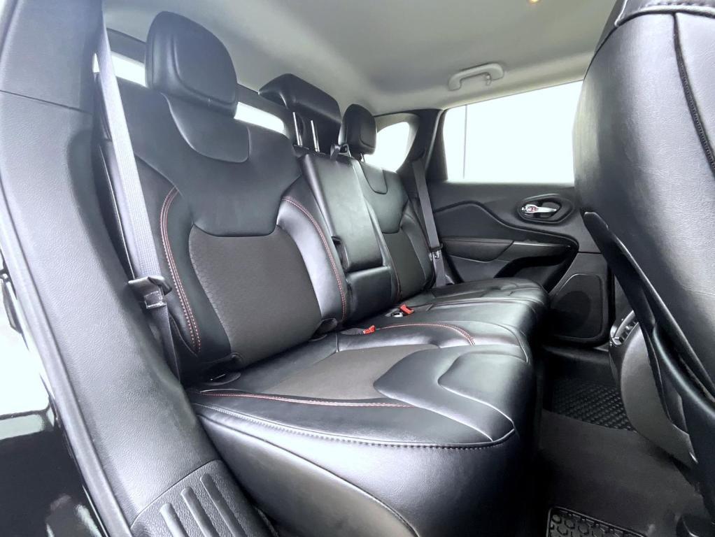 used 2022 Jeep Cherokee car, priced at $28,206