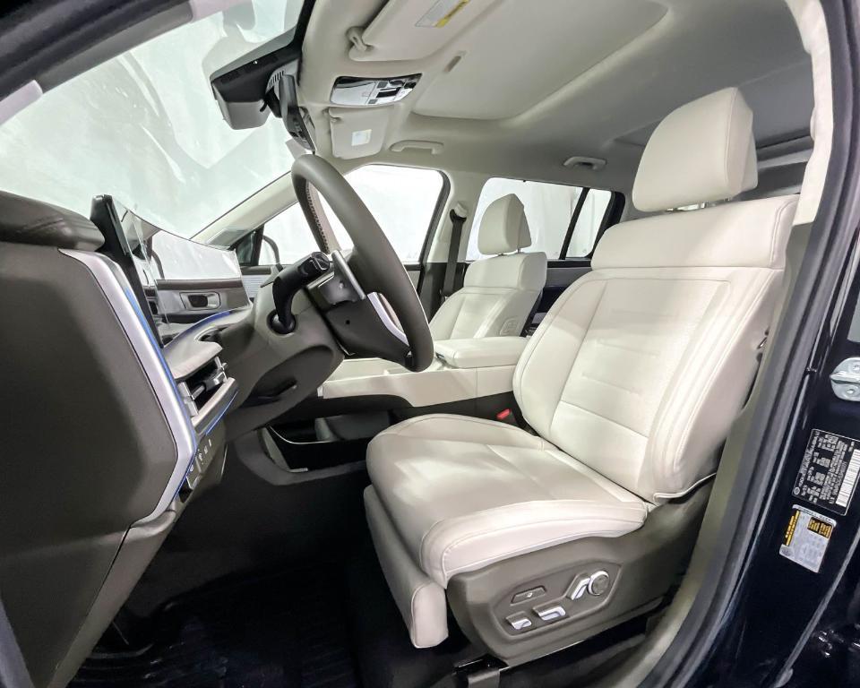 new 2025 Hyundai Santa Fe HEV car, priced at $51,614