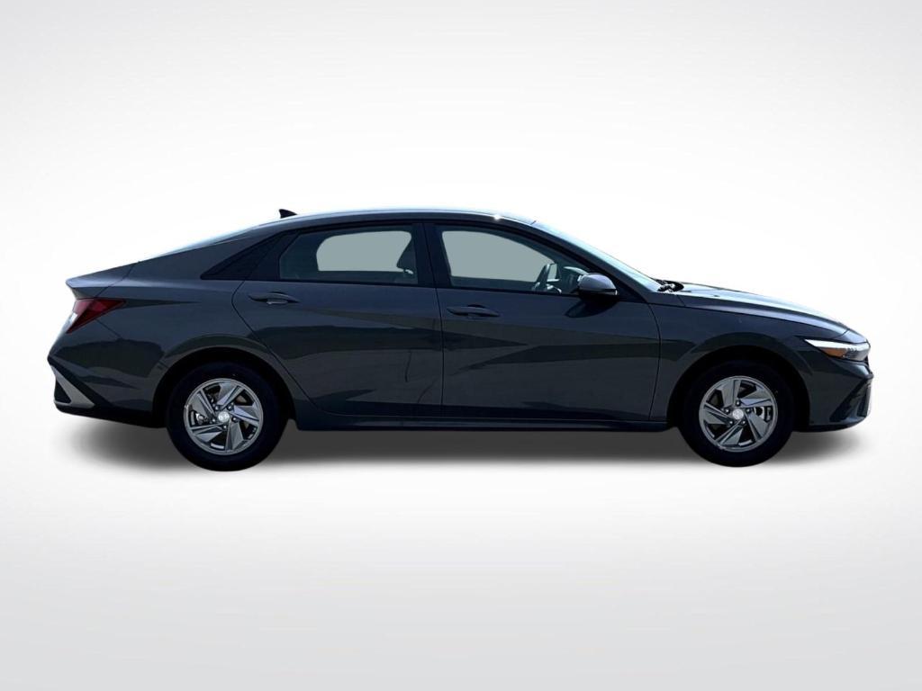 new 2025 Hyundai Elantra car, priced at $23,059