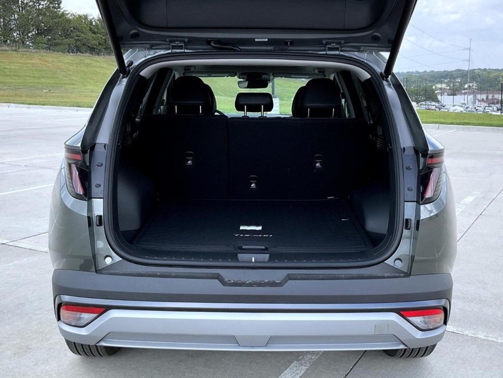 new 2025 Hyundai TUCSON Hybrid car, priced at $36,325