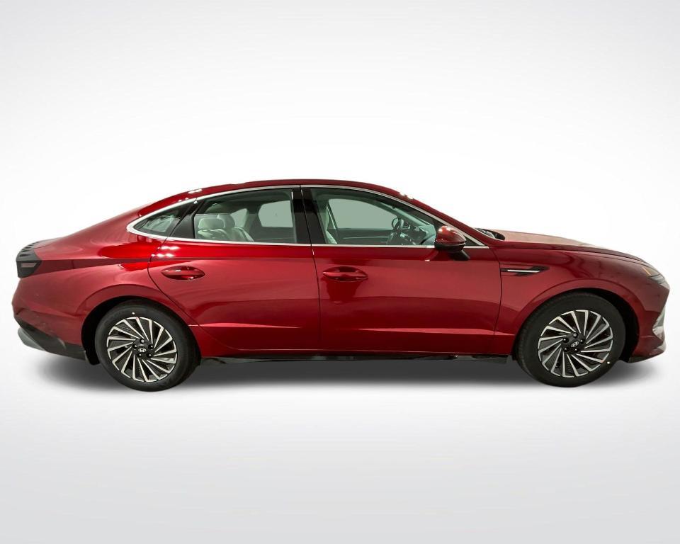 new 2025 Hyundai Sonata Hybrid car, priced at $32,677