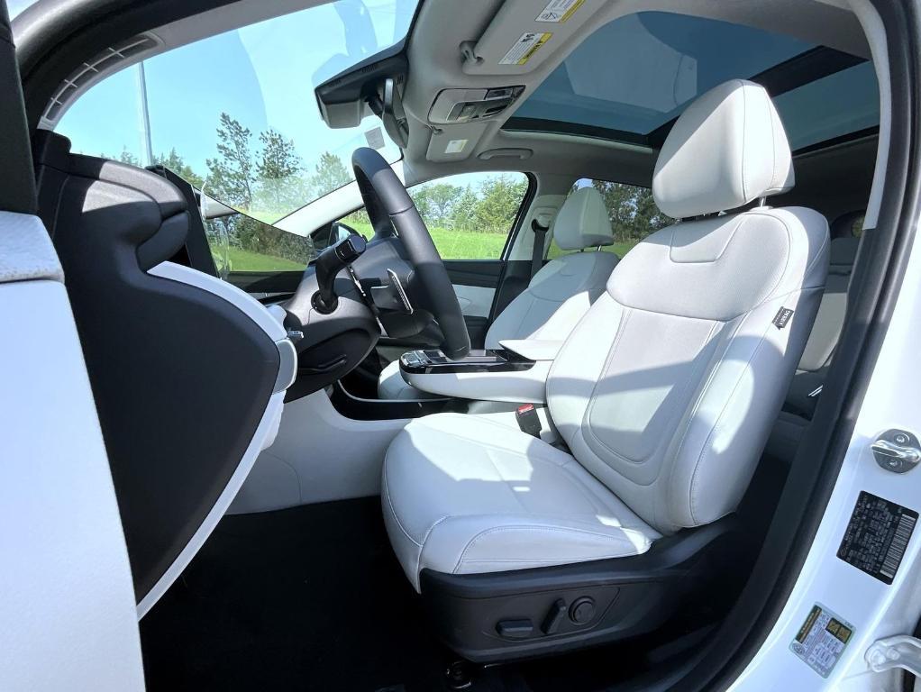 new 2025 Hyundai TUCSON Hybrid car, priced at $37,514
