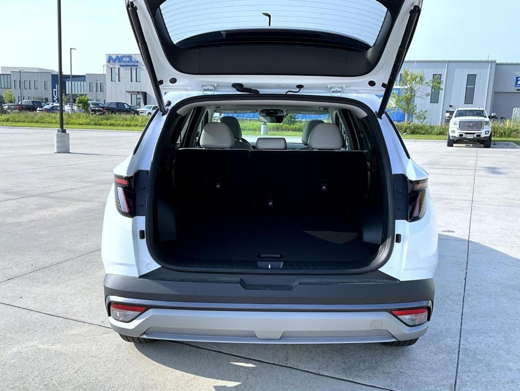 new 2025 Hyundai TUCSON Hybrid car, priced at $37,514