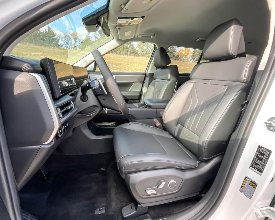 new 2025 Hyundai Santa Fe HEV car, priced at $40,037