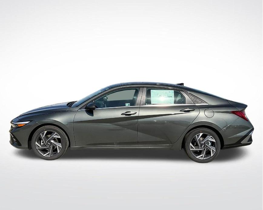 new 2025 Hyundai Elantra car, priced at $26,644