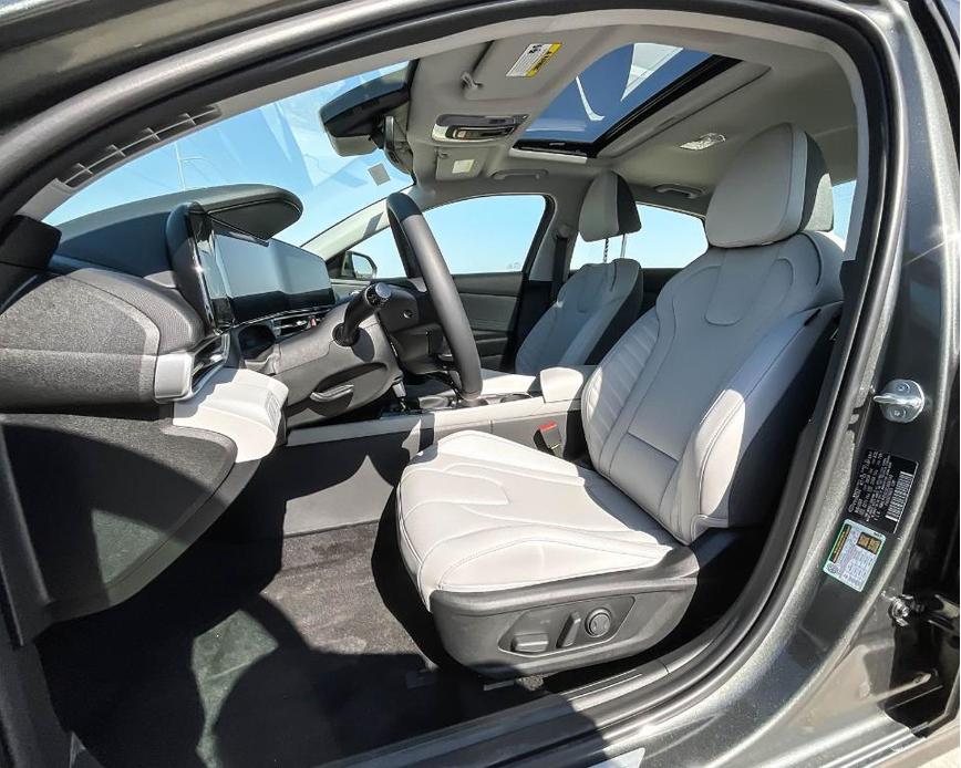 new 2025 Hyundai Elantra car, priced at $26,644