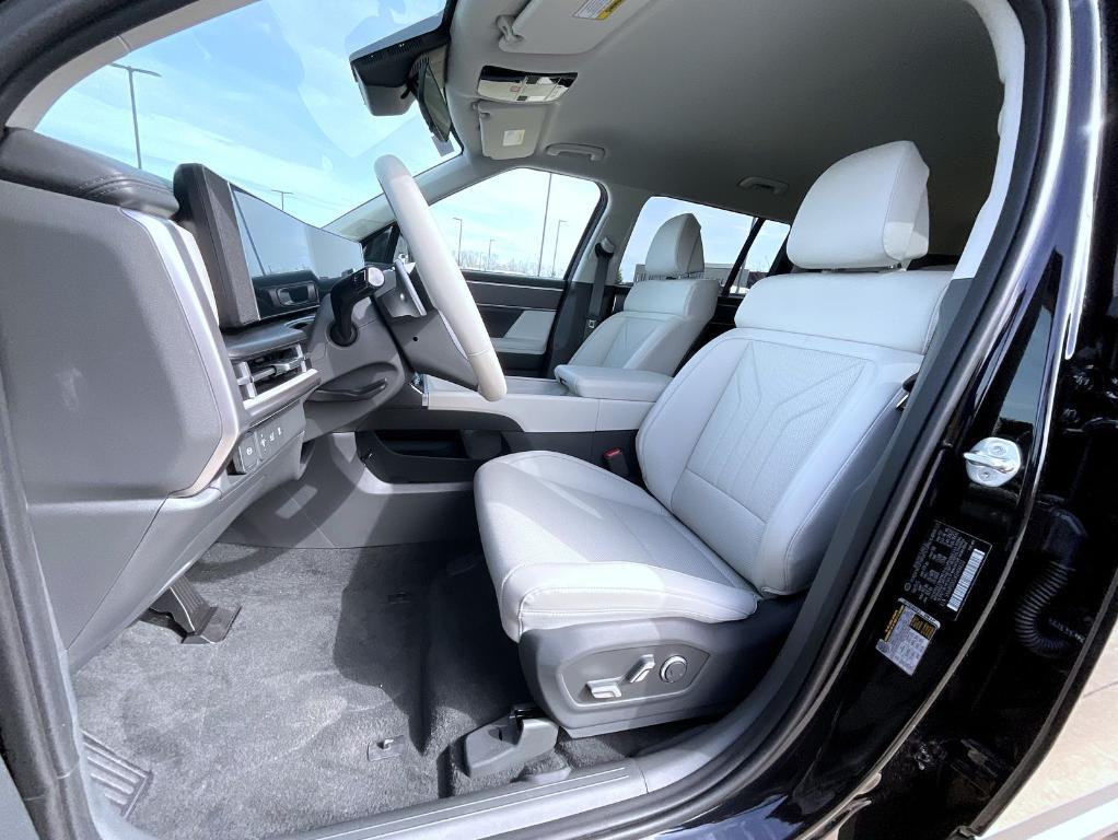 new 2025 Hyundai SANTA FE HEV car, priced at $40,584