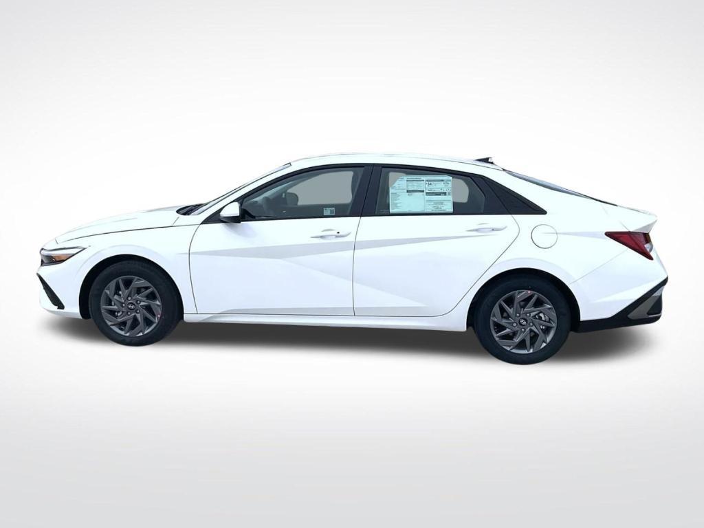 new 2025 Hyundai ELANTRA HEV car, priced at $26,779
