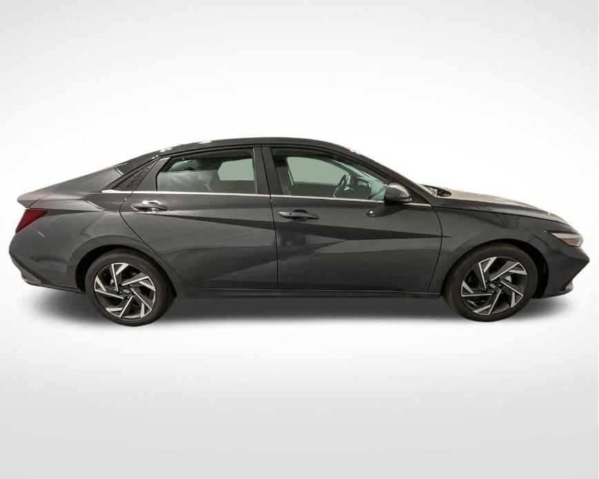 new 2025 Hyundai Elantra car, priced at $25,780