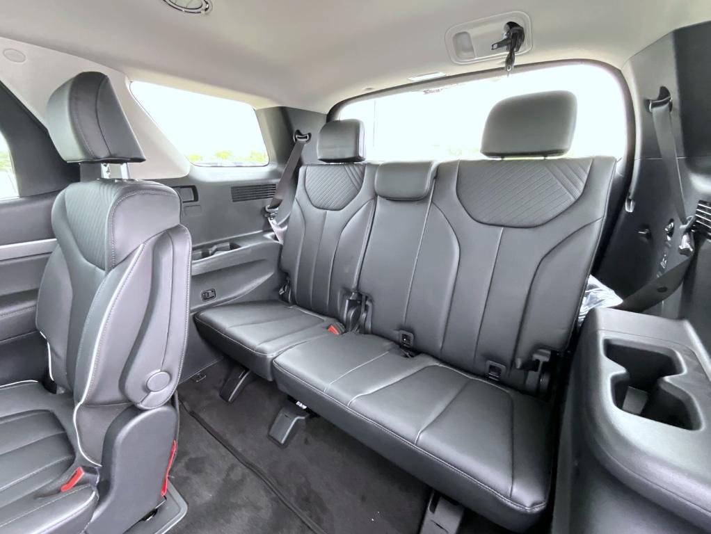 new 2025 Hyundai Palisade car, priced at $47,318