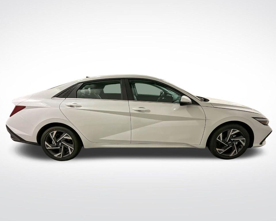 new 2025 Hyundai Elantra HEV car, priced at $31,884