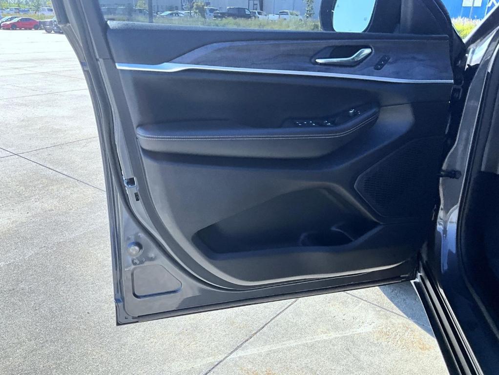 used 2024 Jeep Grand Cherokee L car, priced at $37,357
