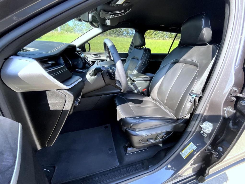 used 2024 Jeep Grand Cherokee L car, priced at $37,357