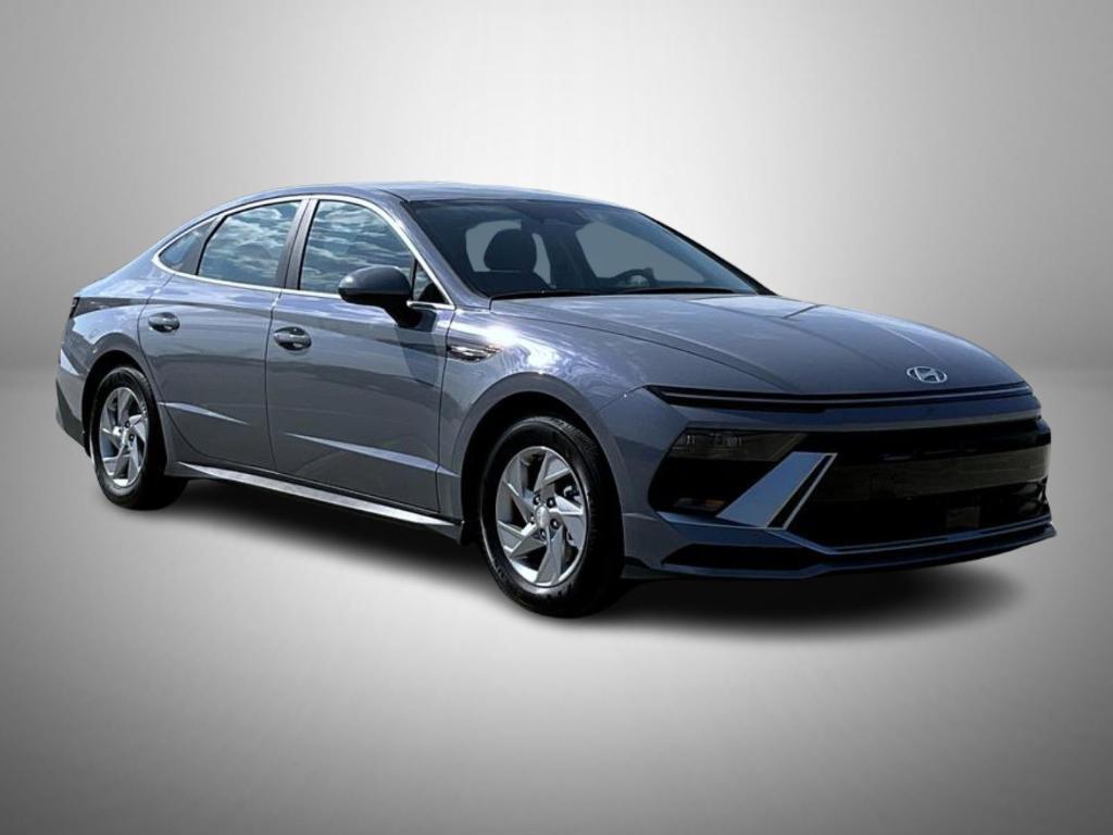 used 2025 Hyundai Sonata car, priced at $23,157