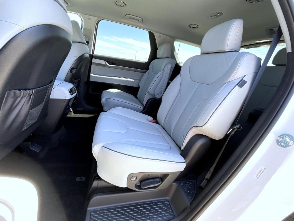 new 2025 Hyundai Palisade car, priced at $43,078