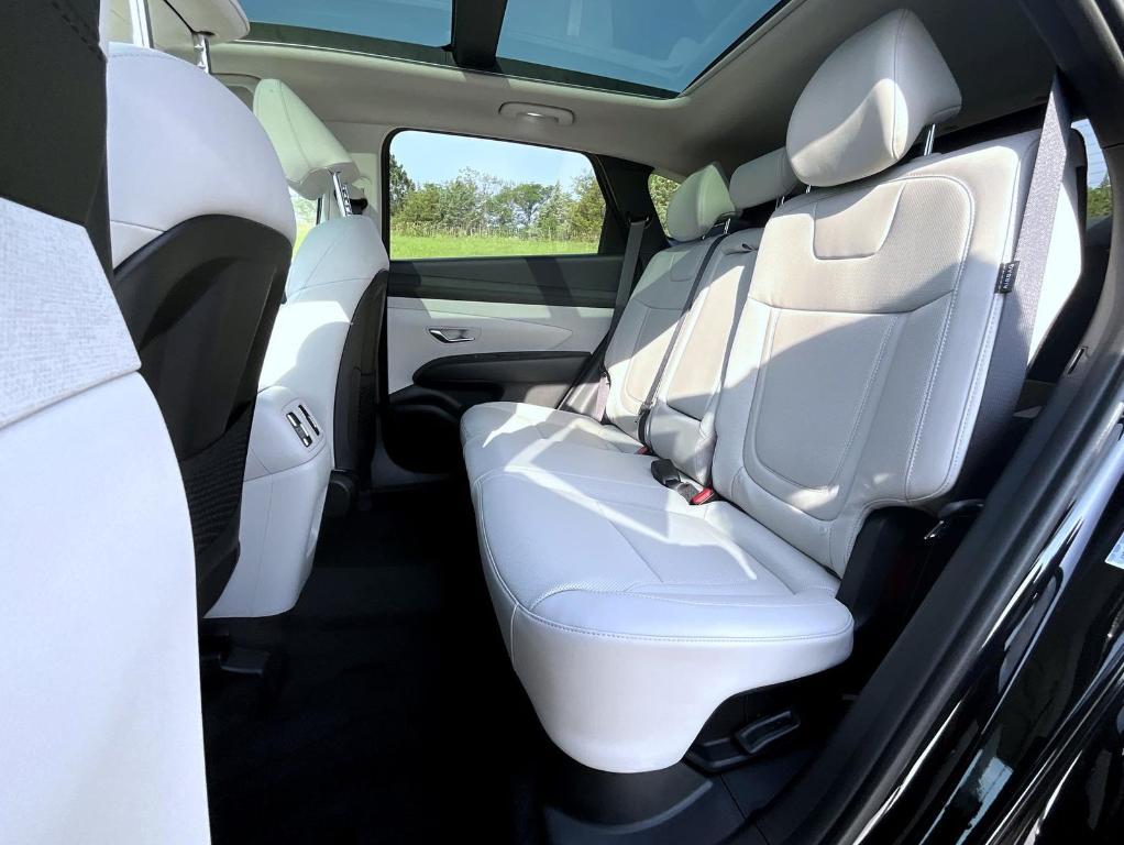 new 2025 Hyundai TUCSON Hybrid car, priced at $37,984
