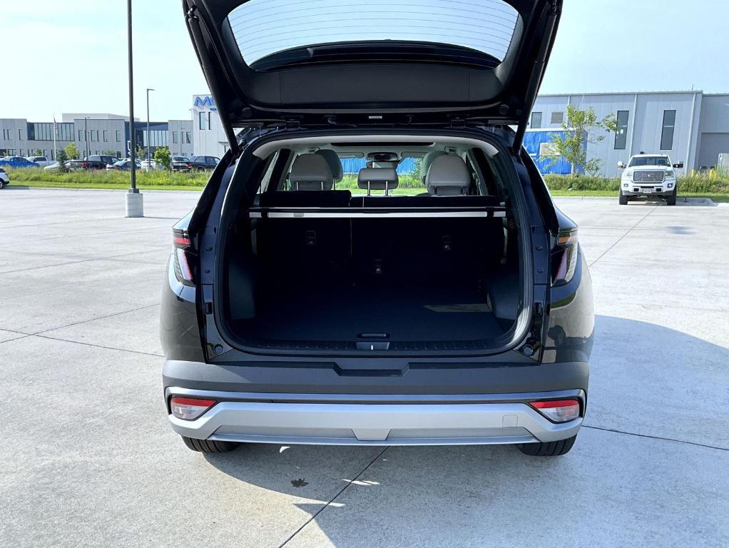 new 2025 Hyundai TUCSON Hybrid car, priced at $37,984