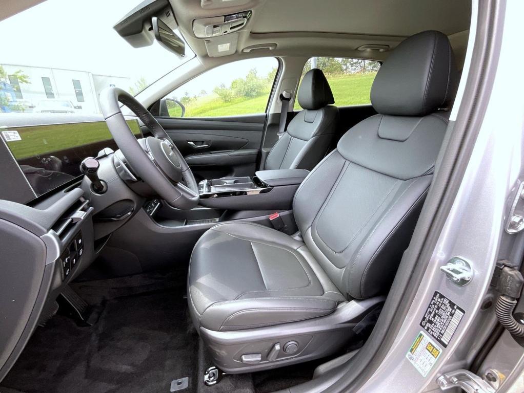 new 2025 Hyundai TUCSON Hybrid car, priced at $37,763