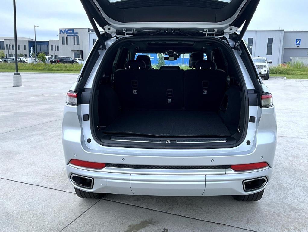 used 2022 Jeep Grand Cherokee car, priced at $38,699