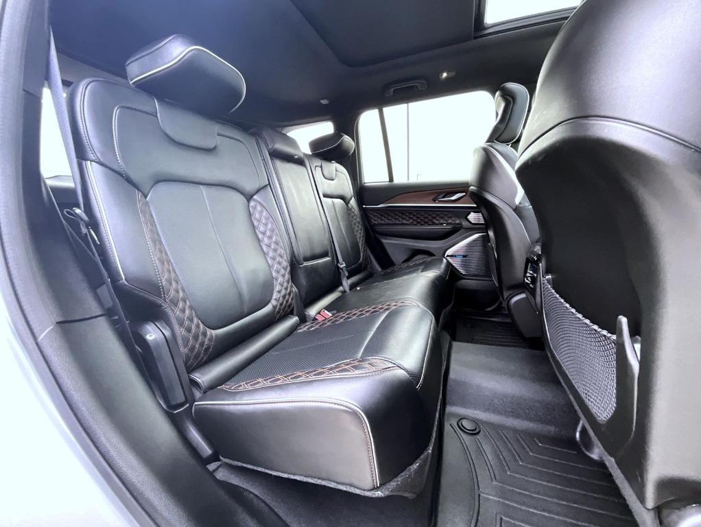used 2022 Jeep Grand Cherokee car, priced at $38,699