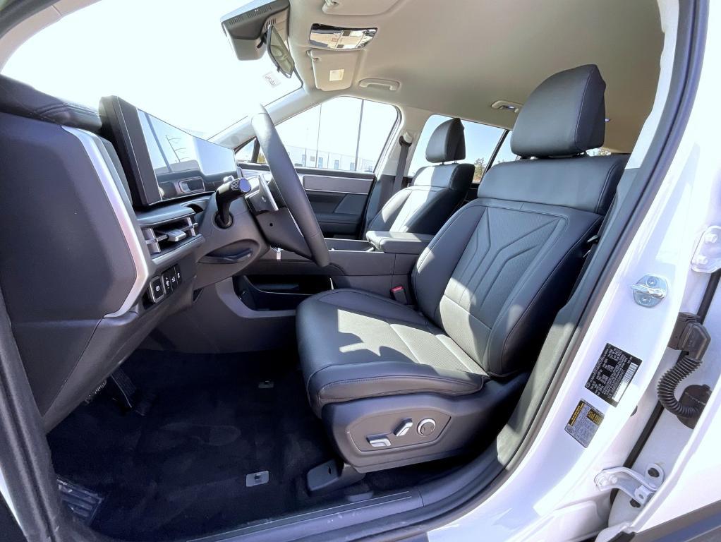 new 2025 Hyundai SANTA FE HEV car, priced at $41,084