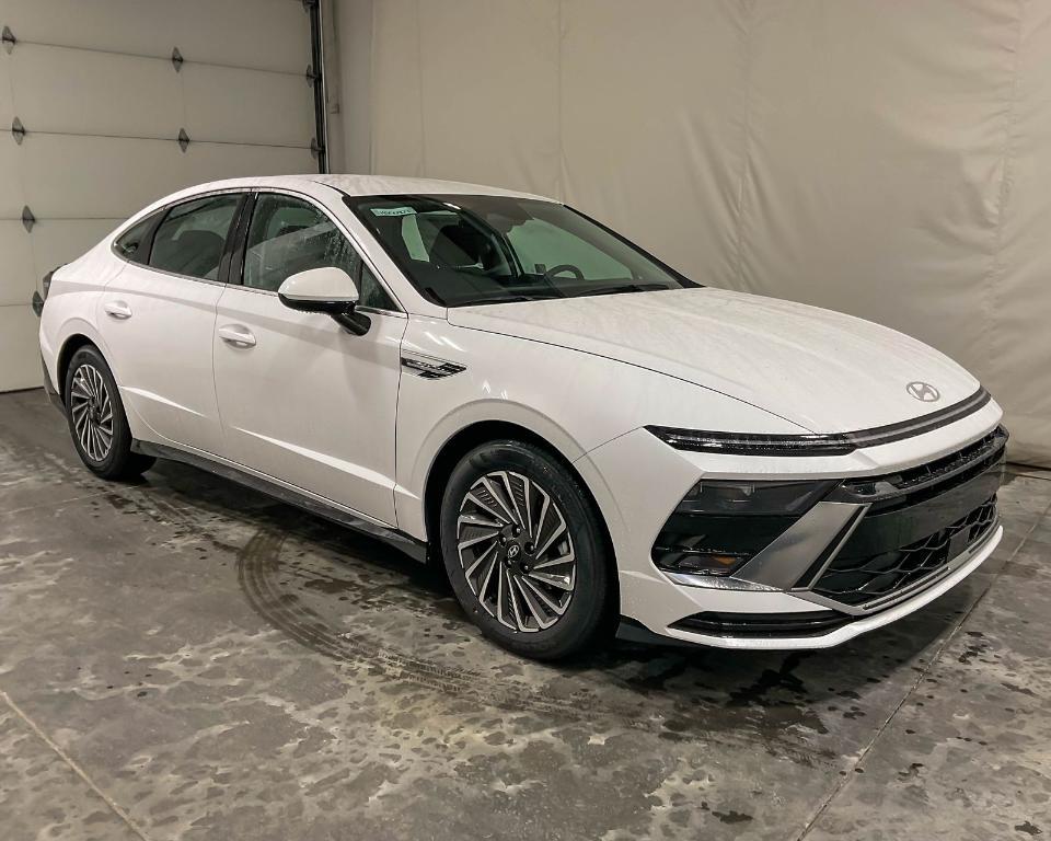new 2025 Hyundai Sonata Hybrid car, priced at $28,469