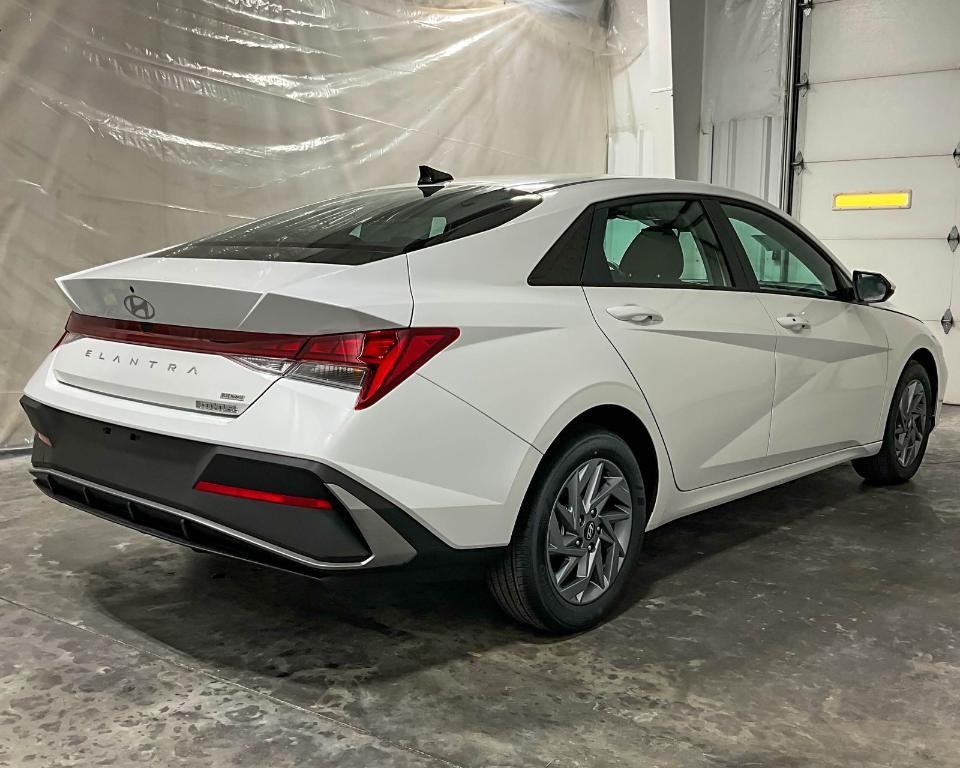 new 2025 Hyundai ELANTRA HEV car, priced at $23,009