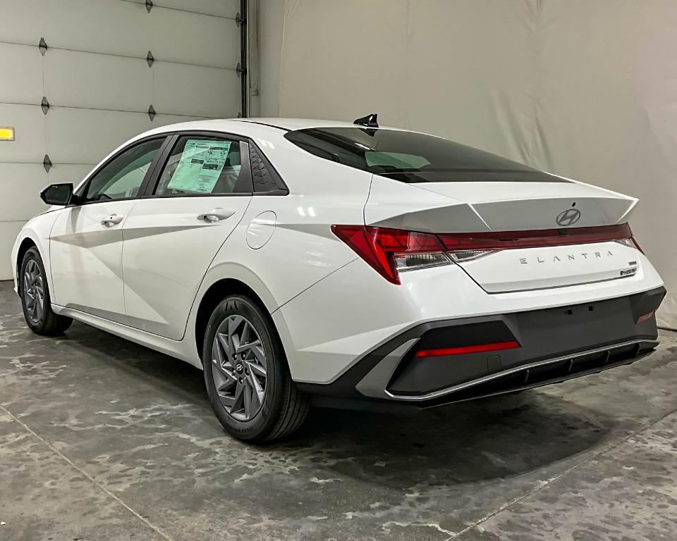 new 2025 Hyundai ELANTRA HEV car, priced at $23,009